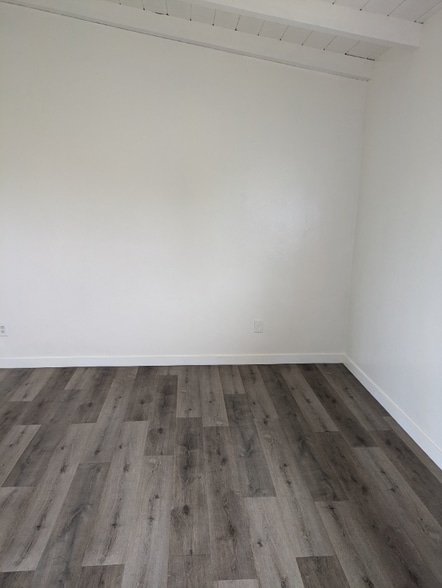 Building Photo - 7002 Linda Vista Rd