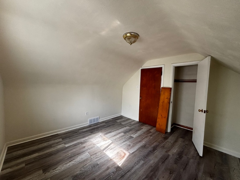 Building Photo - 3107 Idaho St