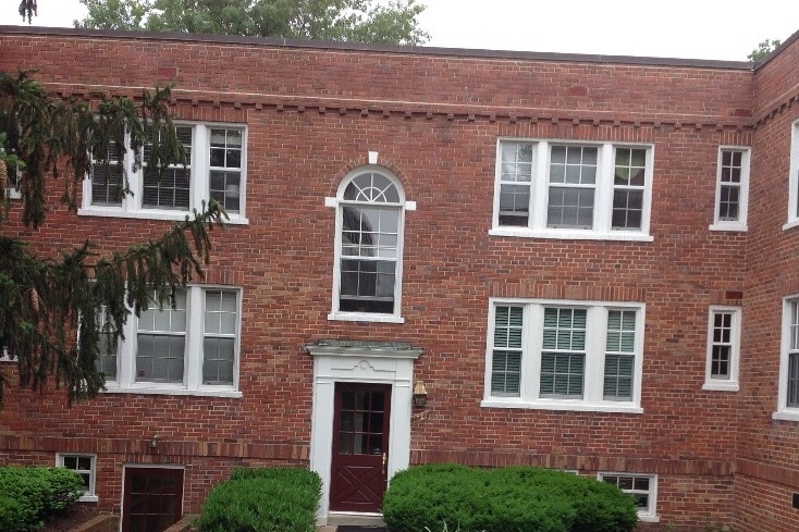Building Photo - 1728 N Queens Ln