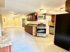 Building Photo - 2 Bed 1 Bath Adams Morgan