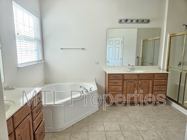Building Photo - 849 Platinum Dr