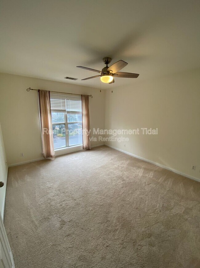 Building Photo - 924 Ironwood Dr