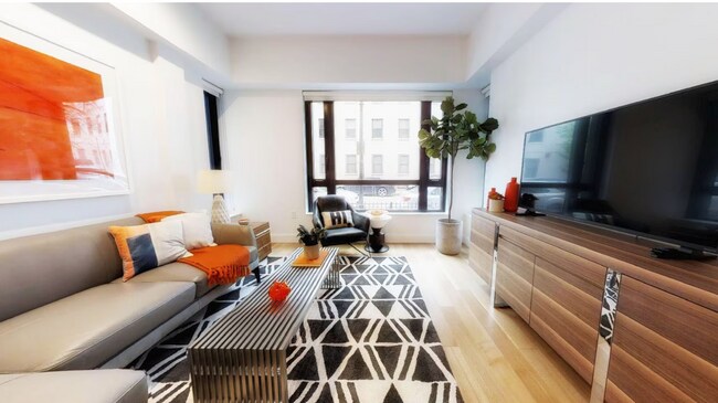 Building Photo - 627 Columbus Ave