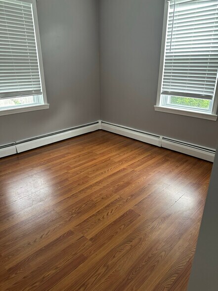 Building Photo - 42 Hobson Ave