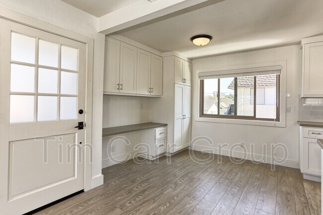 Building Photo - 2048 Garden Ln