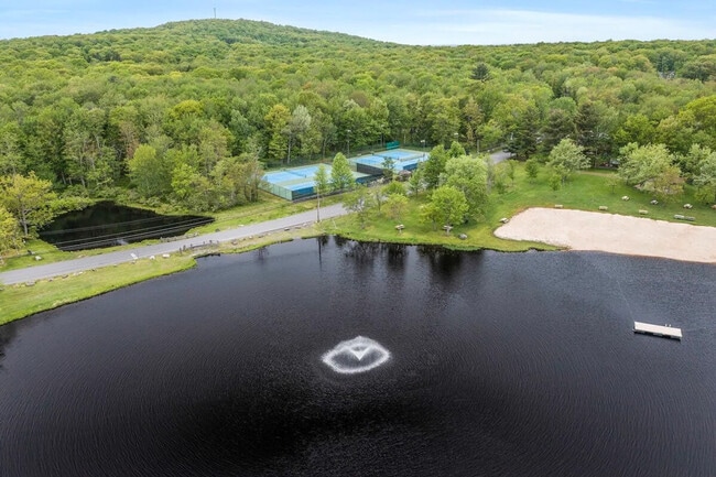 Building Photo - 141 Tommy's Ln