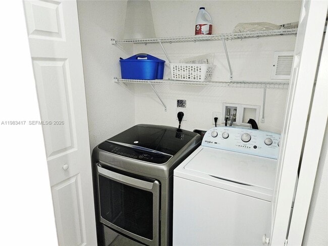 Building Photo - 290 NW 109th Ave