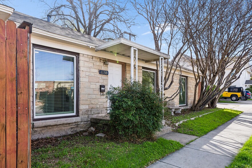 Building Photo - 6950 Hillcrest Ave