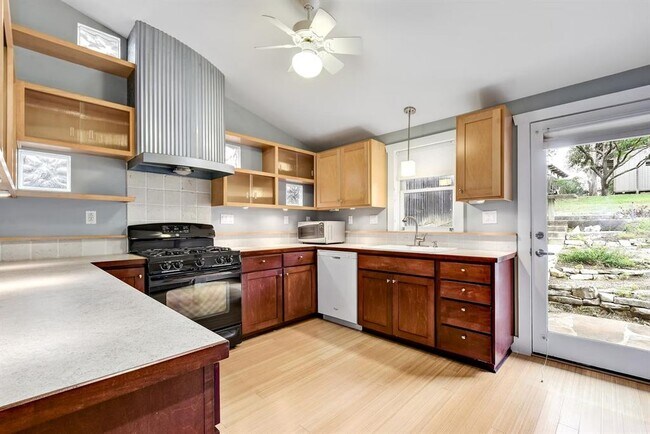 Building Photo - 2117A Rabb Rd