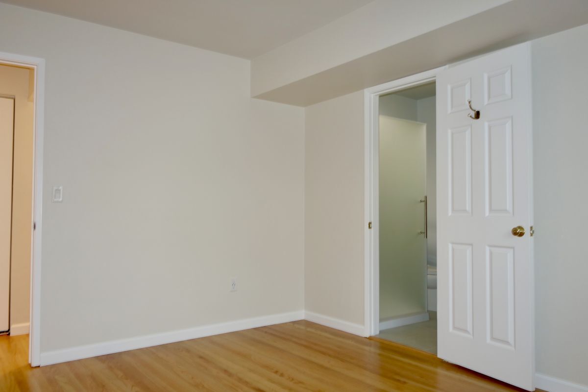 Building Photo - 609 Maureen Ln