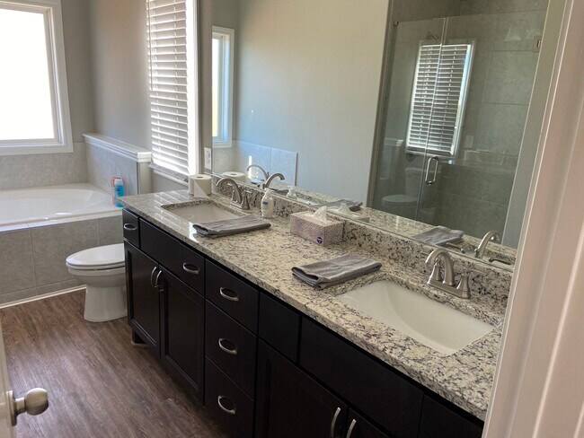 Building Photo - 801 S Mount Mariah Rd