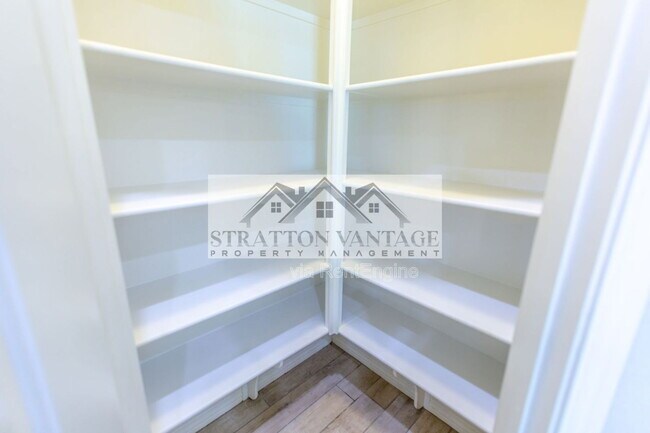 Building Photo - 2883 E Ebony Dr