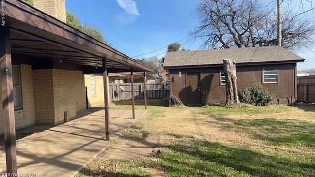 Building Photo - 905 Rose St