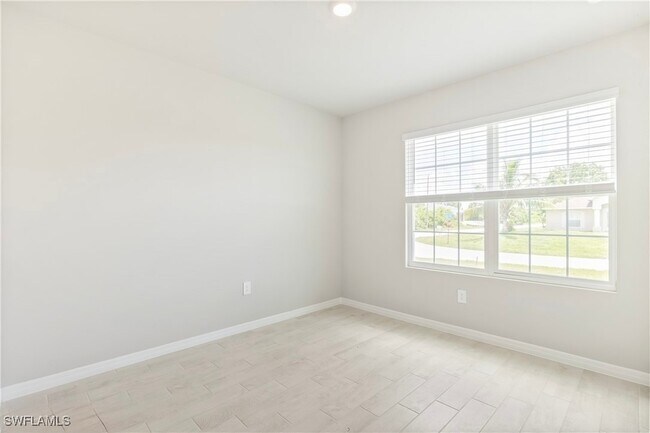 Building Photo - 2605 33rd St W