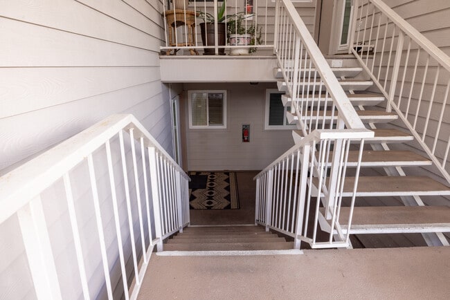 Building Photo - 3168 Via Vista