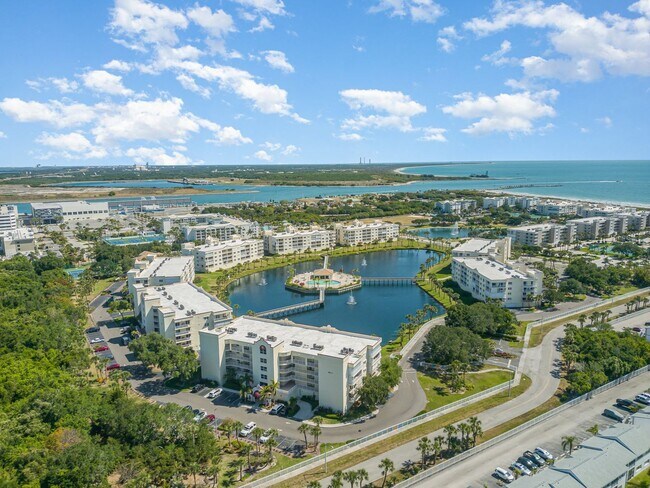 Building Photo - Solana Lake G501