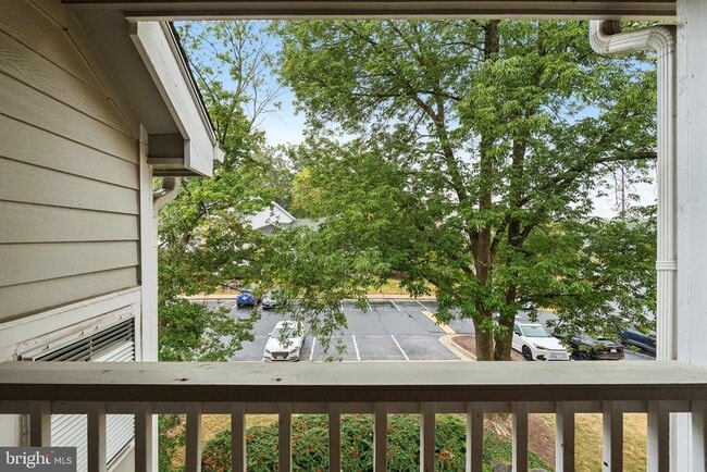 Building Photo - 13085 Autumn Woods Way