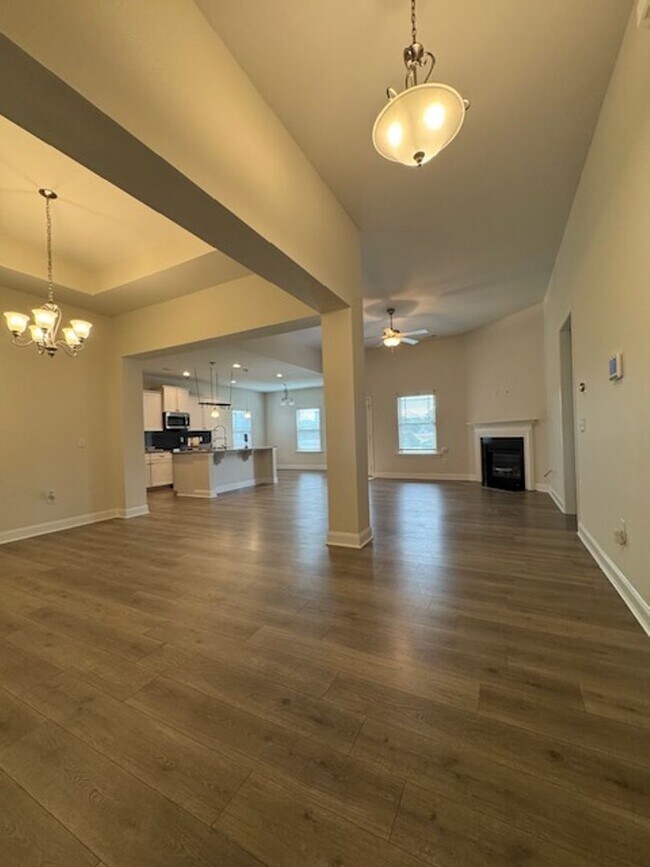 Building Photo - 208 S Merganser Dr