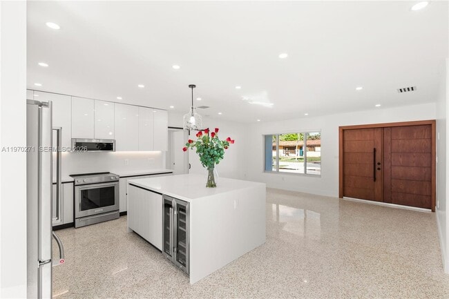 Building Photo - 6030 SW 109th Ct