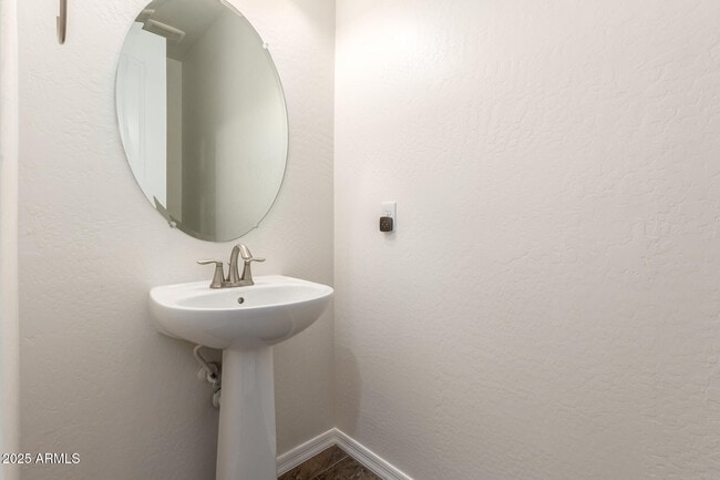 Building Photo - 3142 N Clanton St