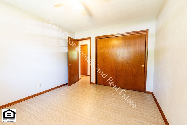 Building Photo - 5121 Ardmore Ave