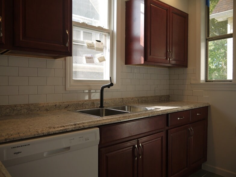 Kitchen - 55 Donaldson Ave