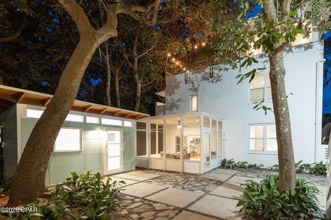 Building Photo - 2979 S County Hwy 395