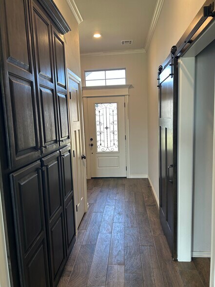 Building Photo - 8720 SW 40th Ter