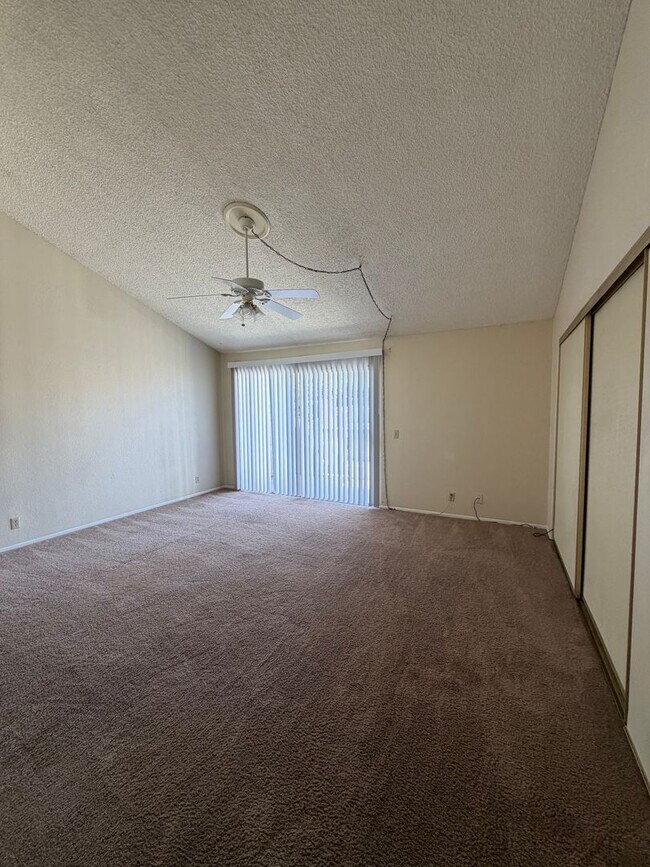 Building Photo - 1302 Gina Dr