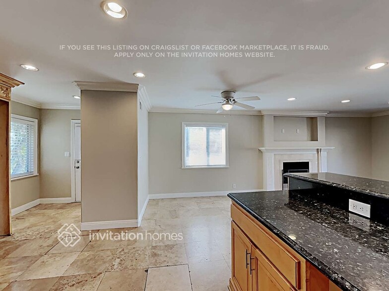 Building Photo - 10249 Lemona Ave