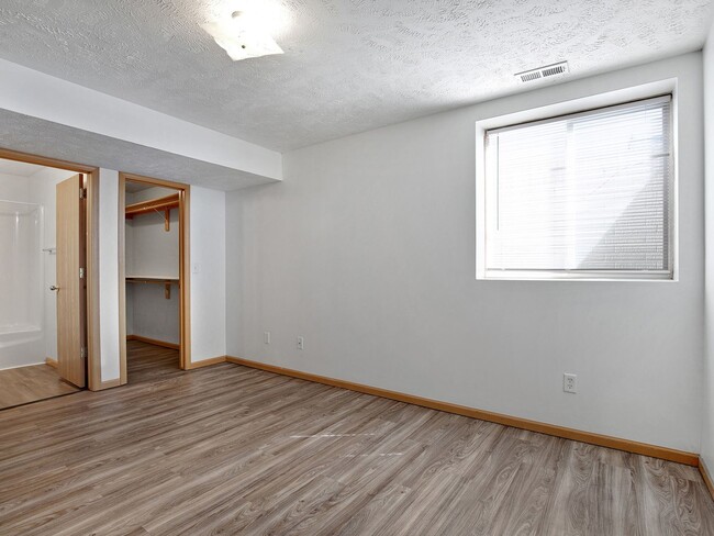 Building Photo - New Carpet* New Luxury Vinyl Plank* New Qu...