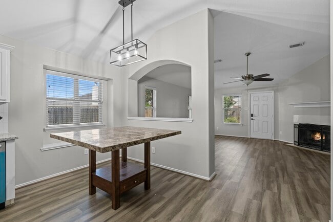 Building Photo - 9606 Babbling Spring Ct