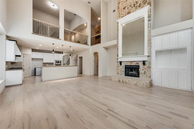 Building Photo - 701 Player Ave