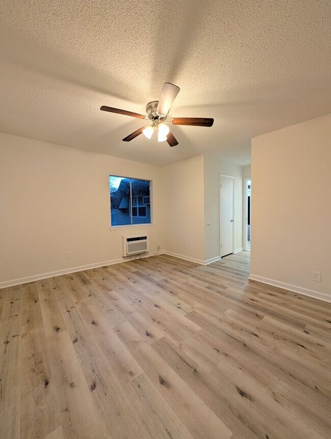 Building Photo - 3720 Fountain Ave