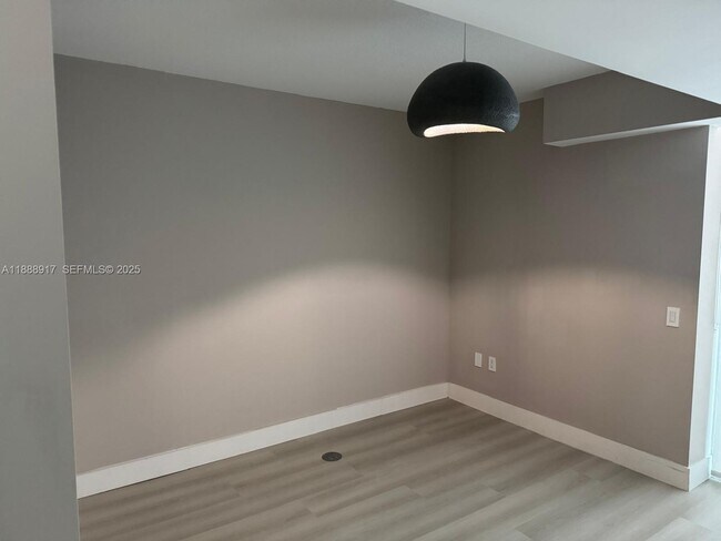 Building Photo - 41 SE 5th St