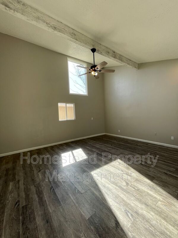 Building Photo - 8937 N Eagle Ln