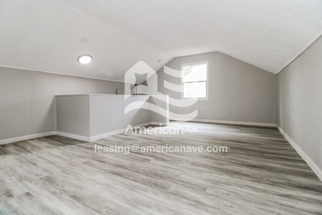 Building Photo - 5306 Chatsworth St