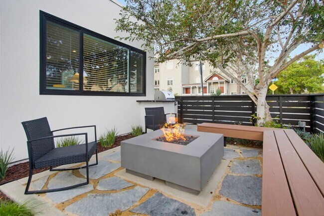 Building Photo - 426-426 Arbor Dr