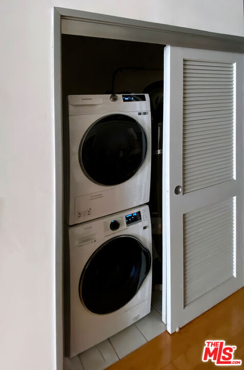 Building Photo - 1130 Flower St