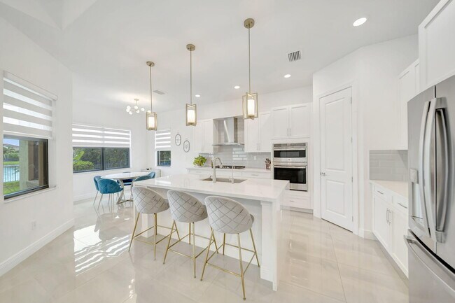 Building Photo - 12055 Lake Trail Ln