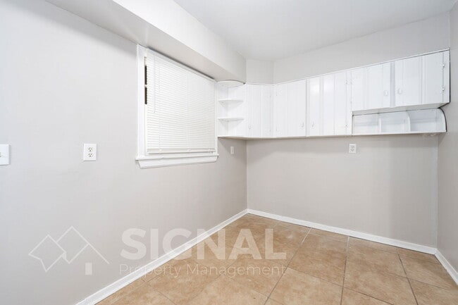 Building Photo - 425 Forsythe St