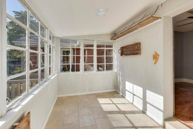 Building Photo - 1020 Harvard Terrace