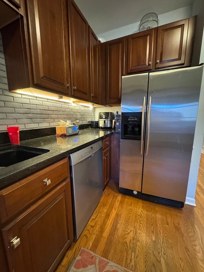 Building Photo - 4736 N Magnolia Ave