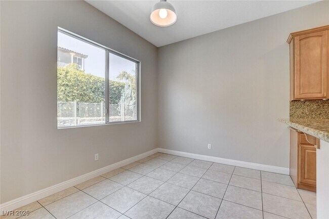 Building Photo - 2411 Winter Cliffs St