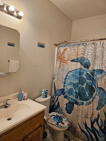 Building Photo - 15913 Adam Rd