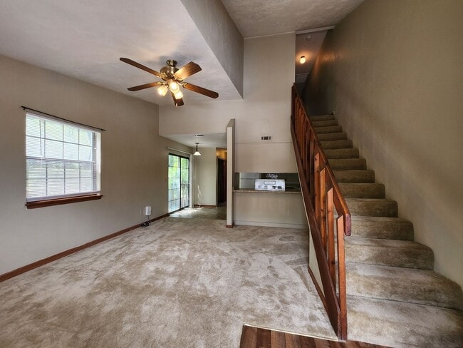 Building Photo - 3 bedroom town home for rent across from FSU Stadium August 2026 move in $1550 per month