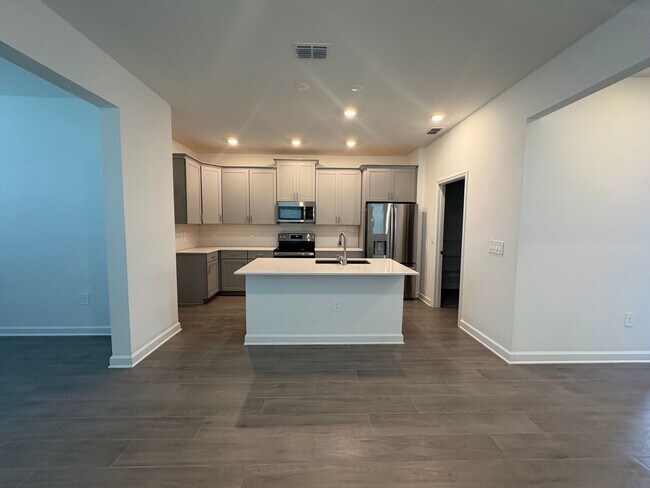 Building Photo - 3-bedroom Home for Rent in Storey Park