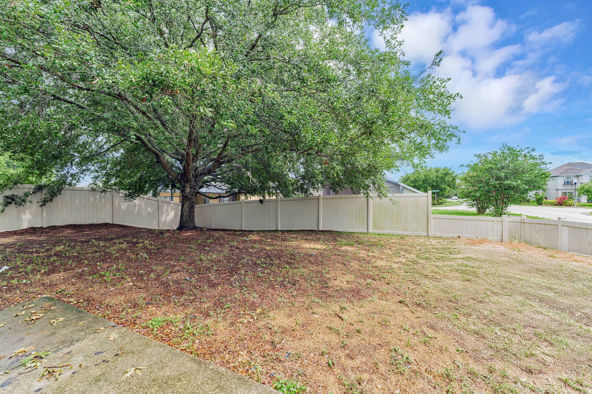 Building Photo - 234 Towerview Dr E