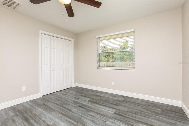 Building Photo - 459 Hammock Ln