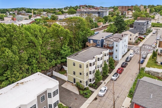 Building Photo - 54 Robey St